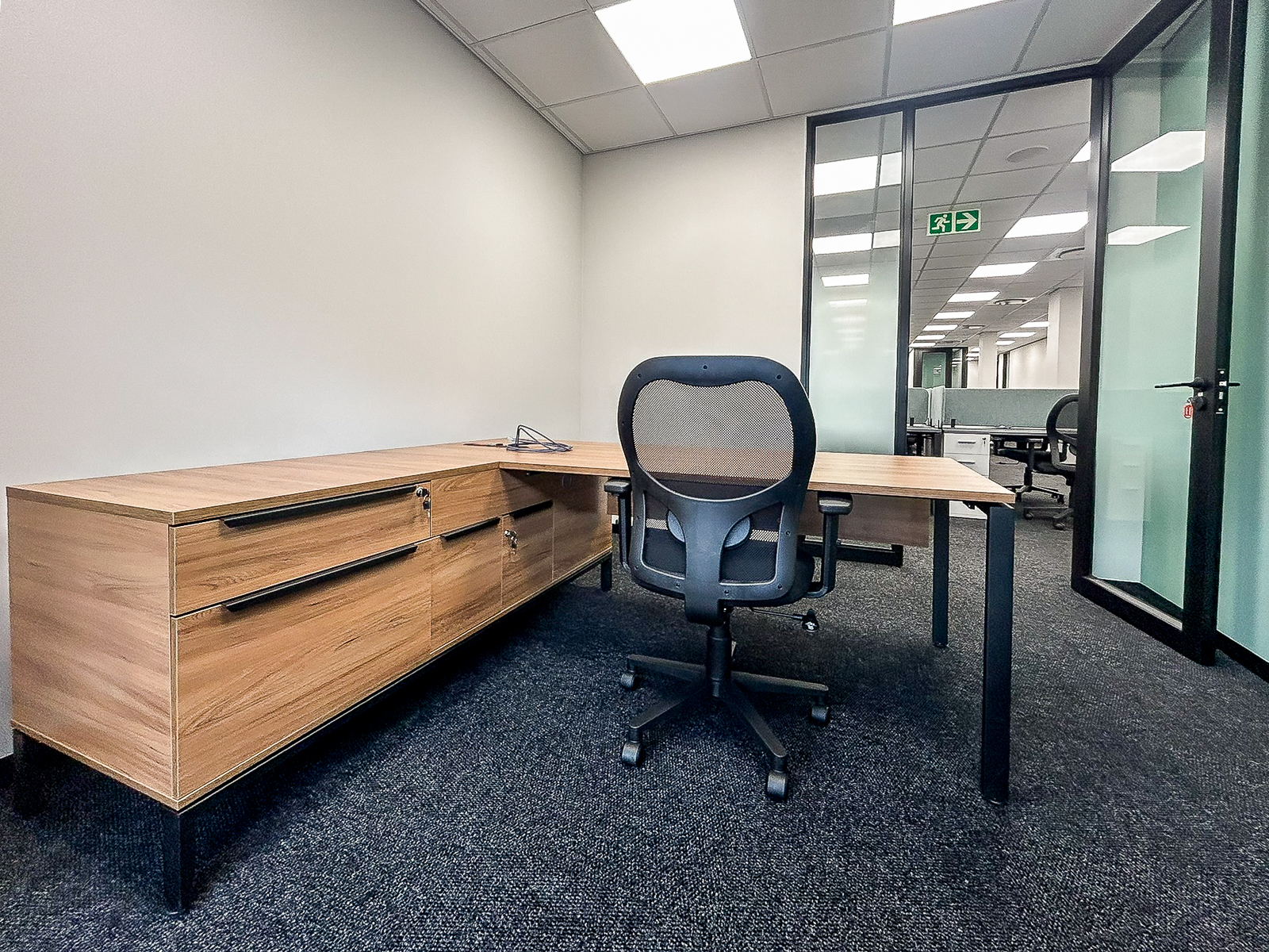 Titan Executive Desk - Image 4